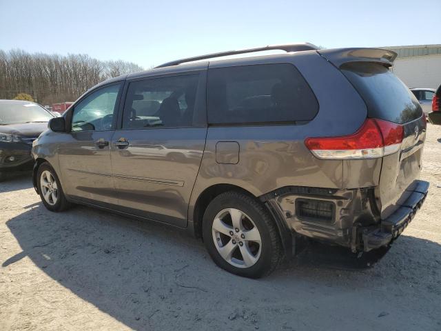 5TDKK3DC1DS304224 - 2013 TOYOTA SIENNA LE GRAY photo 2