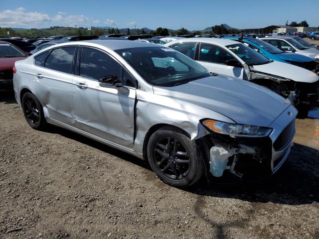 3FA6P0H73GR388980 - 2016 FORD FUSION SE SILVER photo 4