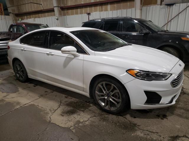 3FA6P0CD8KR234108 - 2019 FORD FUSION SEL WHITE photo 4