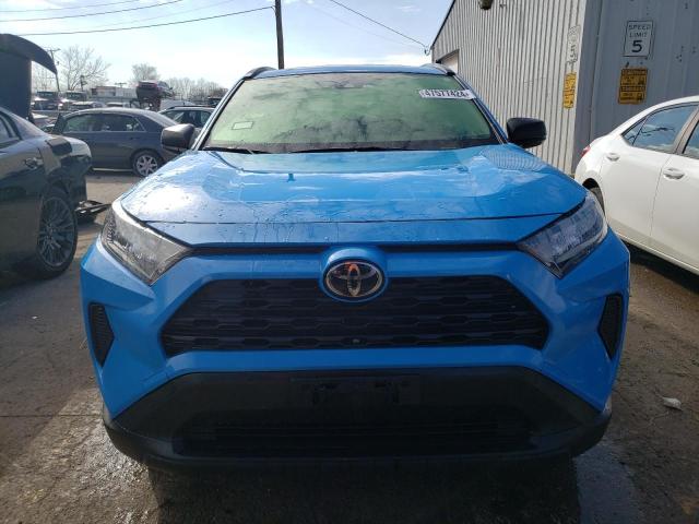 JTMF1RFV6KD013152 - 2019 TOYOTA RAV4 LE BLUE photo 5