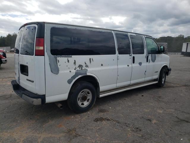 1GAHG39U641208561 - 2004 CHEVROLET EXPRESS G3 WHITE photo 3