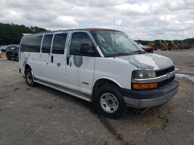 1GAHG39U641208561 - 2004 CHEVROLET EXPRESS G3 WHITE photo 4