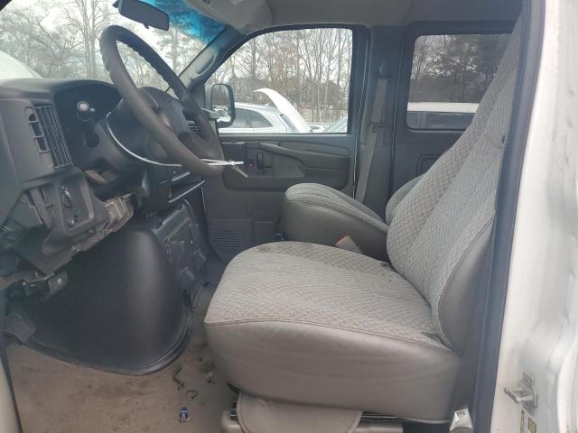 1GAHG39U641208561 - 2004 CHEVROLET EXPRESS G3 WHITE photo 7