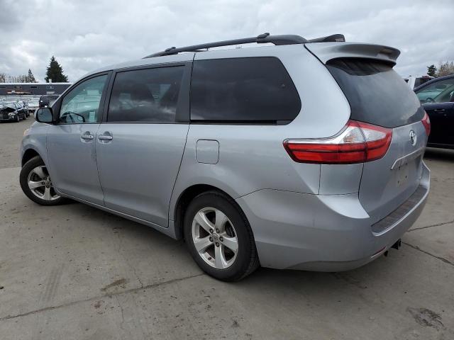 5TDKK3DC1FS583385 - 2015 TOYOTA SIENNA LE SILVER photo 2