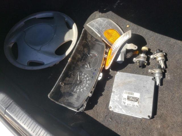 1Y1SK5486WZ416098 - 1998 CHEVROLET GEO PRIZM BASE SILVER photo 12