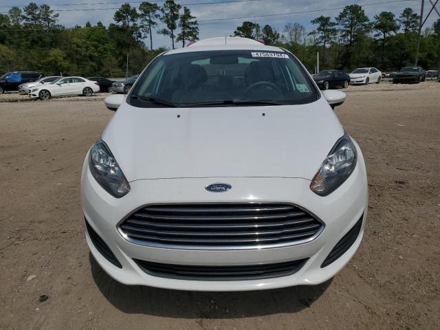 3FADP4BJ3KM123856 - 2019 FORD FIESTA SE WHITE photo 5