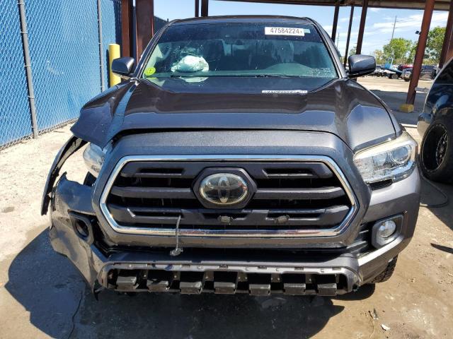 3TMAZ5CN6JM060619 - 2018 TOYOTA TACOMA DOUBLE CAB GRAY photo 5