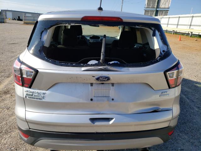 1FMCU0GD7HUC08922 - 2017 FORD ESCAPE SE SILVER photo 9