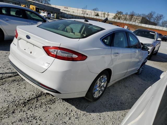 3FA6P0HR1DR274473 - 2013 FORD FUSION SE WHITE photo 3