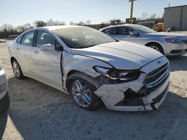 3FA6P0HR1DR274473 - 2013 FORD FUSION SE WHITE photo 4