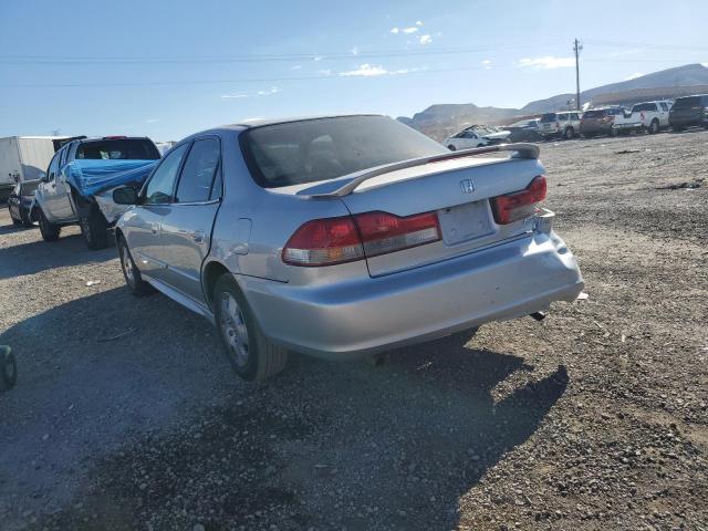 1HGCG16561A047600 - 2001 HONDA ACCORD EX SILVER photo 2