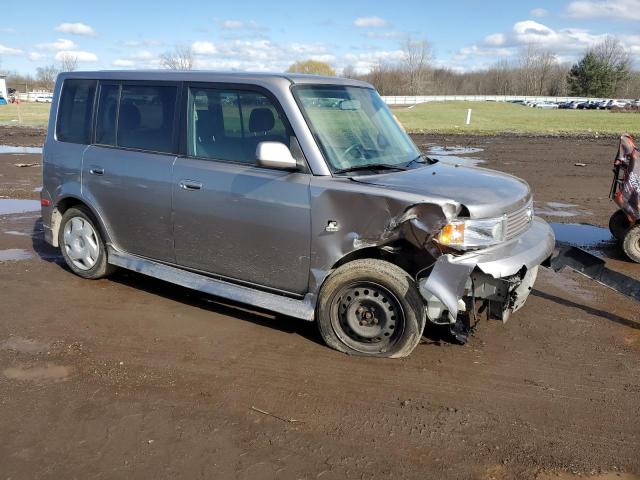 JTLKT324650170683 - 2005 TOYOTA SCION XB GRAY photo 4