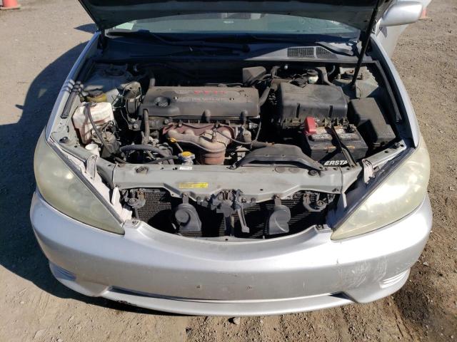 4T1BE32KX6U164878 - 2006 TOYOTA CAMRY LE SILVER photo 11