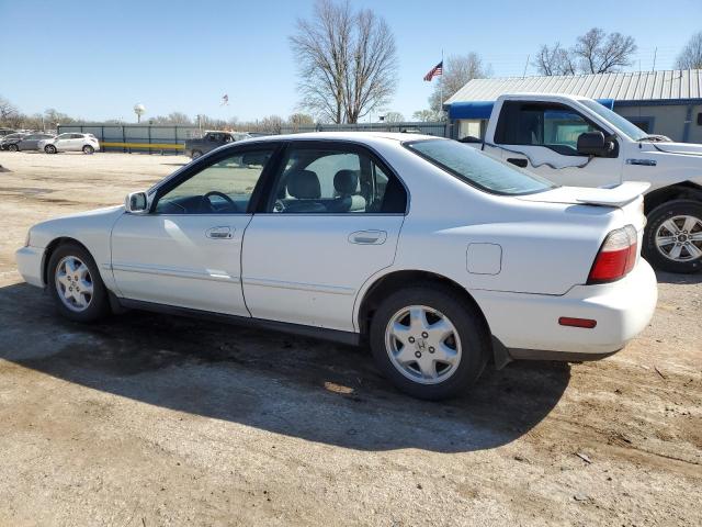 1HGCE6679TA000813 - 1996 HONDA ACCORD EX WHITE photo 2