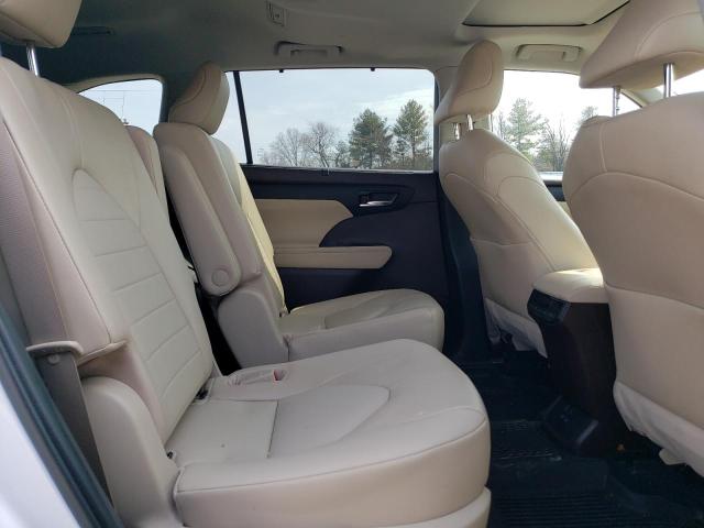 5TDHZRBH2NS161082 - 2022 TOYOTA HIGHLANDER XLE 白色 照片 11