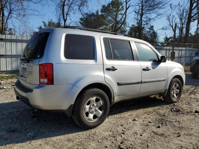 5FNYF3H23BB027870 - 2011 HONDA PILOT LX SILVER photo 3