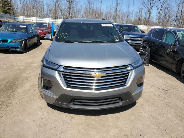 1GNEVKKW7PJ167939 - 2023 CHEVROLET TRAVERSE PREMIER SILVER photo 5