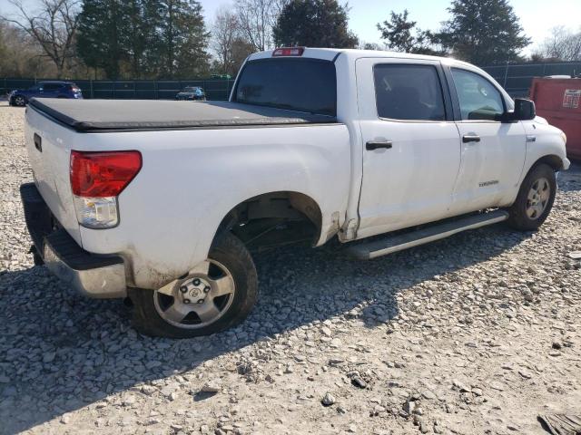 5TFEY5F16AX090372 - 2010 TOYOTA TUNDRA CREWMAX SR5 WHITE photo 3