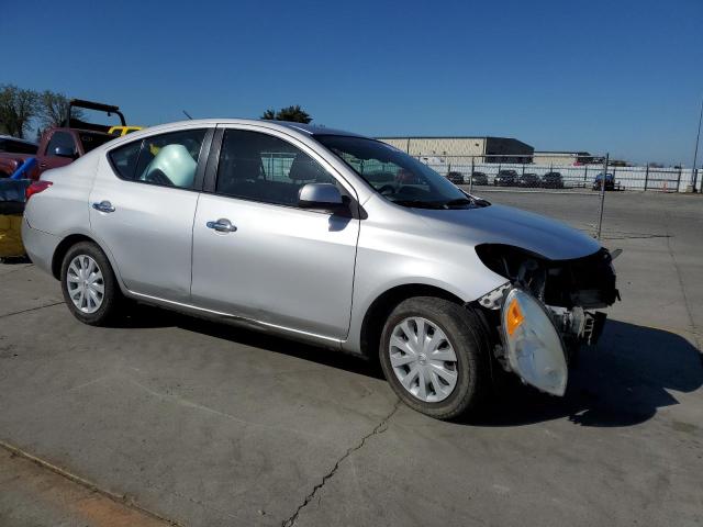 3N1CN7APXCL820907 - 2012 NISSAN VERSA S SILVER photo 4