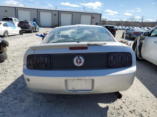 1ZVFT80N775330045 - 2007 FORD MUSTANG SILVER photo 6