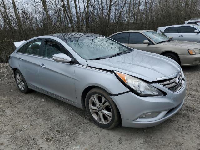 5NPEC4AC1DH536946 - 2013 HYUNDAI SONATA SE SILVER photo 4