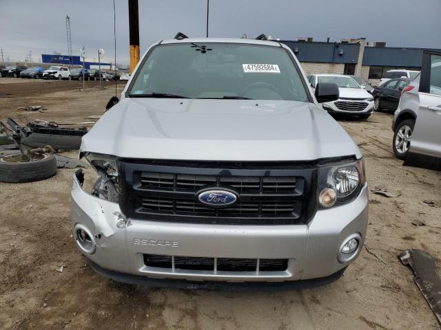 1FMCU9DG0CKA63942 - 2012 FORD ESCAPE XLT SILVER photo 5