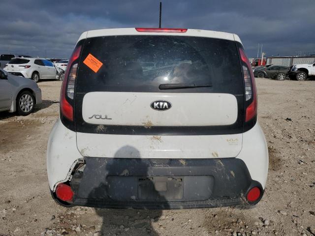 KNDJN2A22F7231483 - 2015 KIA SOUL WHITE photo 6