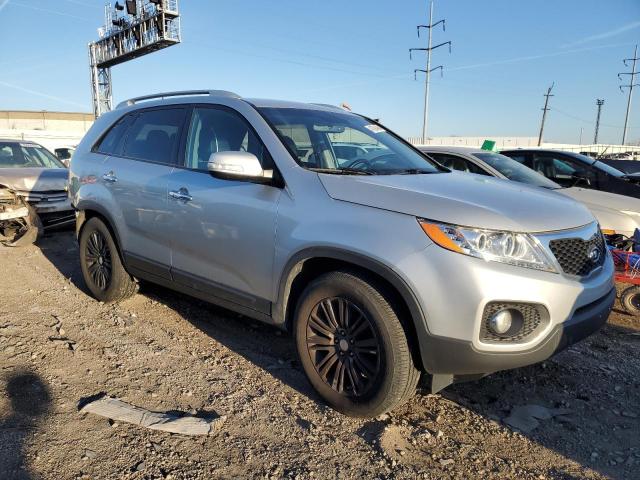 5XYKU4A67DG410298 - 2013 KIA SORENTO EX SILVER photo 4