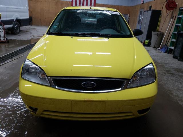 3FAFP37N35R123751 - 2005 FORD FOCUS ZX5 YELLOW photo 5