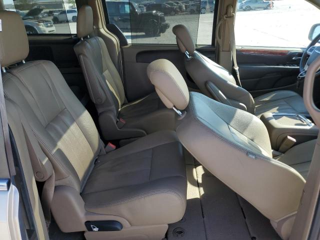 2C4RC1CG7GR254916 - 2016 CHRYSLER TOWN & COU TOURING L GOLD photo 11