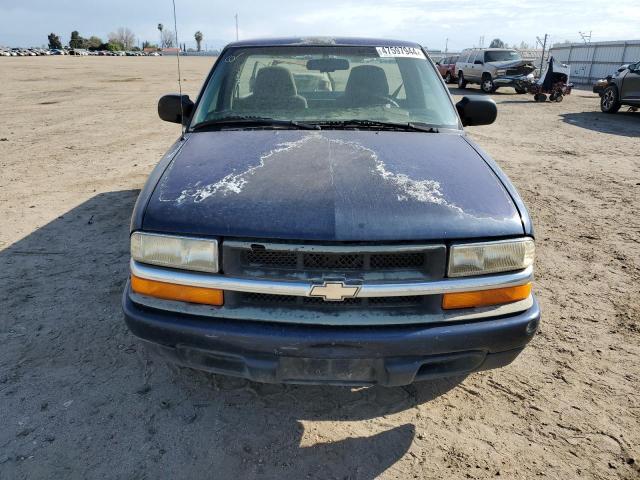 1GCCS1445Y8110307 - 2000 CHEVROLET S TRUCK S10 BLUE photo 5