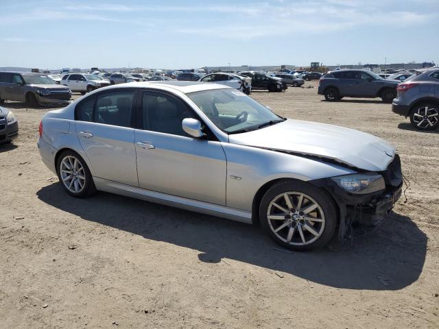 WBAPH77559NM46711 - 2009 BMW 328I I GRAY photo 4