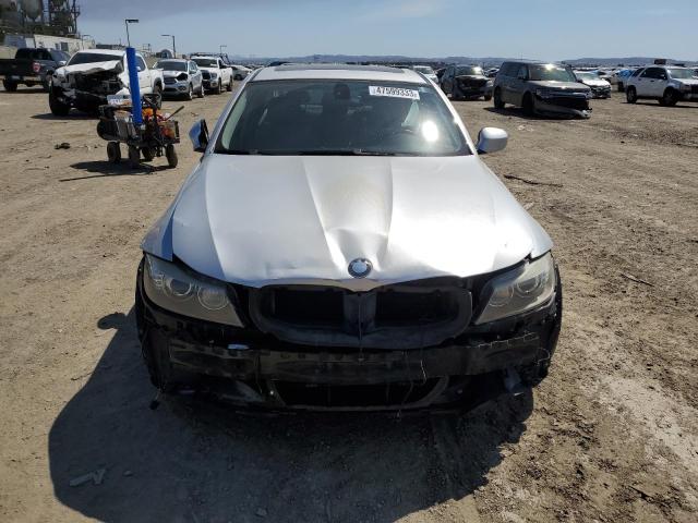 WBAPH77559NM46711 - 2009 BMW 328I I GRAY photo 5