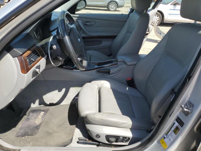 WBAPH77559NM46711 - 2009 BMW 328I I GRAY photo 7