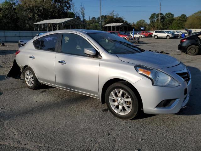 3N1CN7AP5JL822562 - 2018 NISSAN VERSA S SILVER photo 4