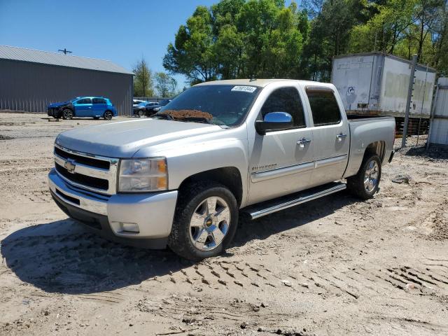 3GCPCSE06BG275803 - 2011 CHEVROLET SILVERADO C1500 LT SILVER photo 1