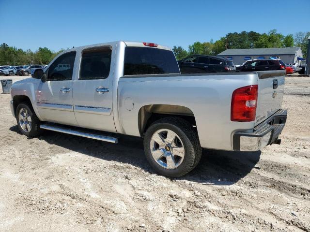 3GCPCSE06BG275803 - 2011 CHEVROLET SILVERADO C1500 LT SILVER photo 2