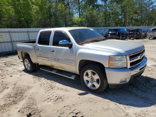 3GCPCSE06BG275803 - 2011 CHEVROLET SILVERADO C1500 LT SILVER photo 4