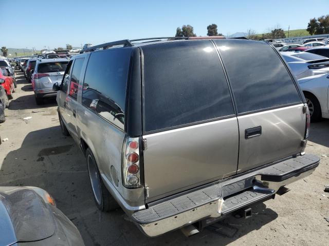 3GNEC16R1XG159504 - 1999 CHEVROLET SUBURBAN C1500 TAN photo 2