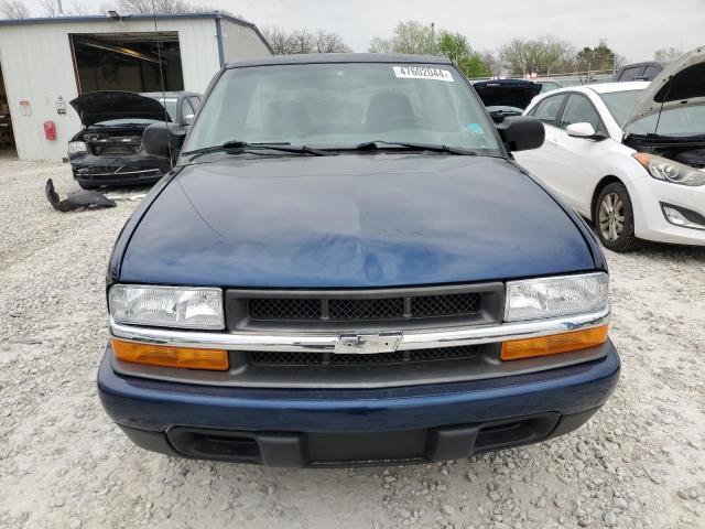 1GCCS1957Y8300319 - 2000 CHEVROLET S TRUCK S10 BLUE photo 5