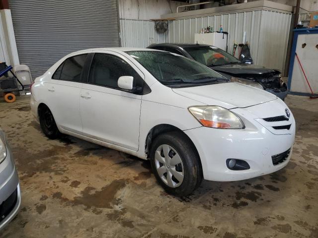 JTDBT923284034537 - 2008 TOYOTA YARIS WHITE photo 4