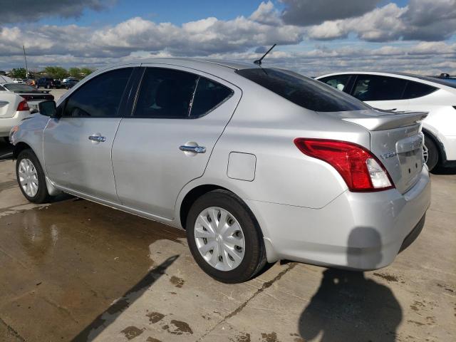 3N1CN7AP5GL882849 - 2016 NISSAN VERSA S SILVER photo 2