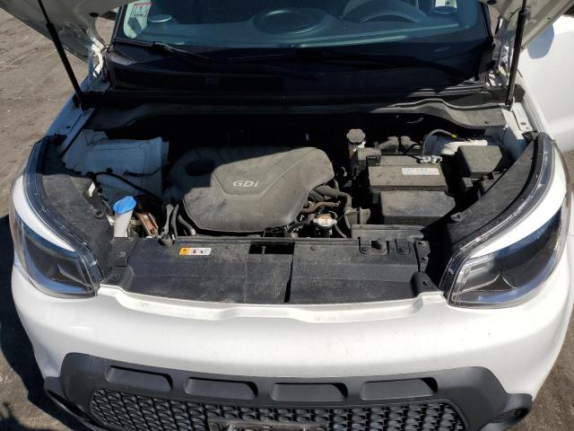 KNDJN2A23G7403408 - 2016 KIA SOUL WHITE photo 11