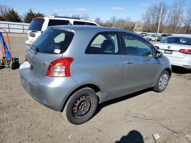 JTDJT923385215992 - 2008 TOYOTA YARIS SILVER photo 3