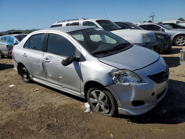 JTDBT923971054171 - 2007 TOYOTA YARIS SILVER photo 4