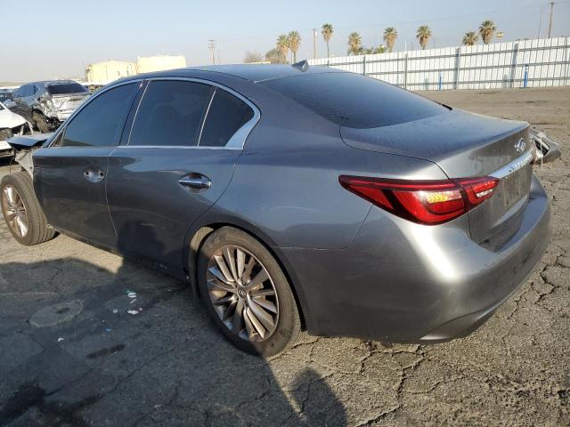 JN1EV7APXJM590068 - 2018 INFINITI Q50 LUXE GRAY photo 2