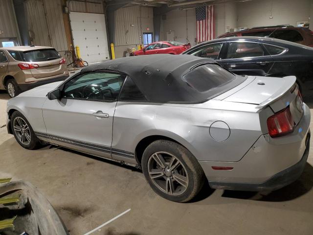 1ZVBP8EN1A5110158 - 2010 FORD MUSTANG SILVER photo 2