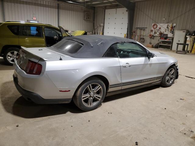 1ZVBP8EN1A5110158 - 2010 FORD MUSTANG SILVER photo 3