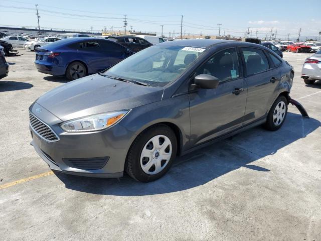 1FADP3E26JL230608 - 2018 FORD FOCUS S GRAY photo 1