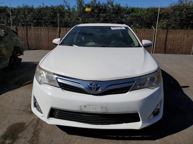 4T1BD1FK2CU011912 - 2012 TOYOTA CAMRY HYBRID WHITE photo 5